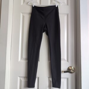 Black athletic leggings